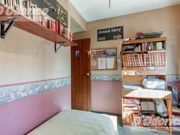 Departamento de  4 dormitorios, espacio guarda coche fijo, cubierto y baulera en venta en Caballito