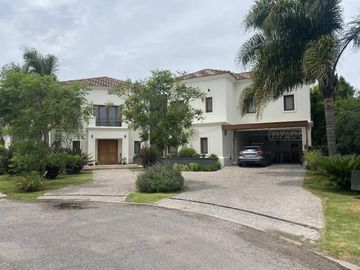 Venta casa de 7 ambientes en Buenos Aires Golf Club