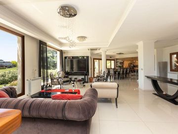 Venta casa de 7 ambientes en Buenos Aires Golf Club