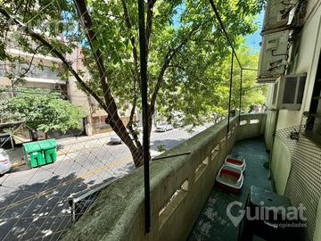 PH 5 Amb al frente c/ tza y balcon - Exc. Estado.