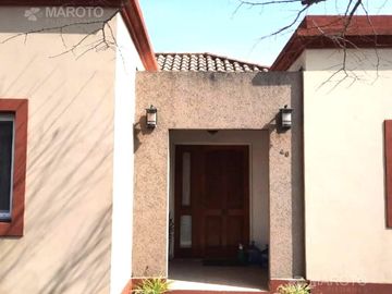 CASA EN VENTA EN BARRIO PRIVADO SAN LUCAS - APTA A CREDITO - MAROTO PROPIEDADES-