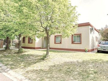 CASA EN VENTA EN BARRIO PRIVADO SAN LUCAS - APTA A CREDITO - MAROTO PROPIEDADES-