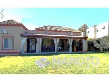 CASA EN VENTA EN BARRIO PRIVADO SAN LUCAS - APTA A CREDITO - MAROTO PROPIEDADES-