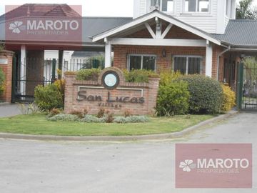 CASA EN VENTA EN BARRIO PRIVADO SAN LUCAS - APTA A CREDITO - MAROTO PROPIEDADES-