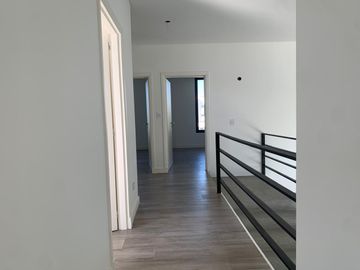 Casa en venta a la laguna en San Matías, Área 1-  4 dormitorios