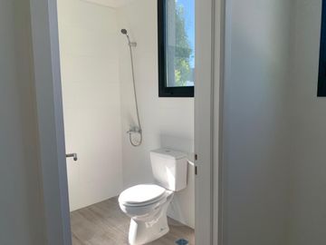 Casa en venta a la laguna en San Matías, Área 1-  4 dormitorios