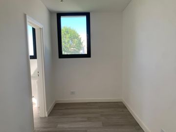 Casa en venta a la laguna en San Matías, Área 1-  4 dormitorios