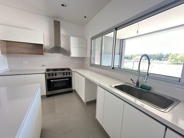 Casa Al Río En Venta - Barrio San Juan, Villanueva, Tigre