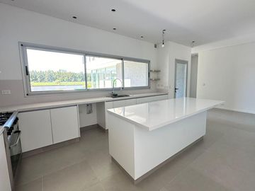 Casa Al Río En Venta - Barrio San Juan, Villanueva, Tigre