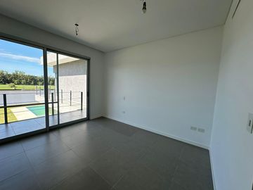 Casa Al Río En Venta - Barrio San Juan, Villanueva, Tigre
