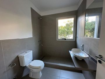 Casa Al Río En Venta - Barrio San Juan, Villanueva, Tigre