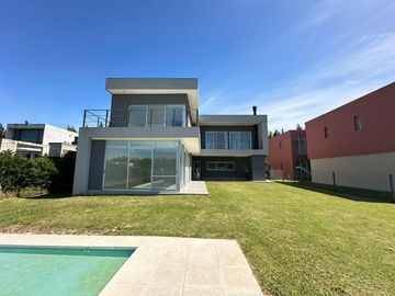 Casa Al Río En Venta - Barrio San Juan, Villanueva, Tigre