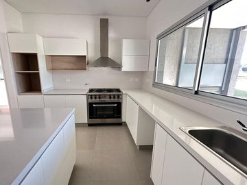 Casa Al Río En Venta - Barrio San Juan, Villanueva, Tigre