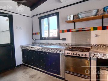 Casa en venta de cuatro ambientes en Los Ombues, Hudson, Berazategui
