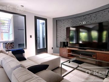 Casa en venta de cuatro ambientes en Los Ombues, Hudson, Berazategui