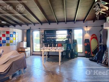 Casa en venta de cuatro ambientes en Los Ombues, Hudson, Berazategui