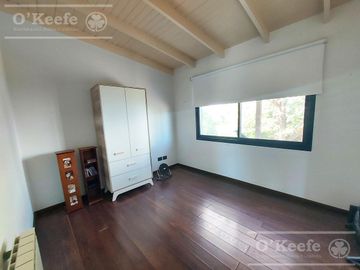 Casa en venta de cuatro ambientes en Los Ombues, Hudson, Berazategui