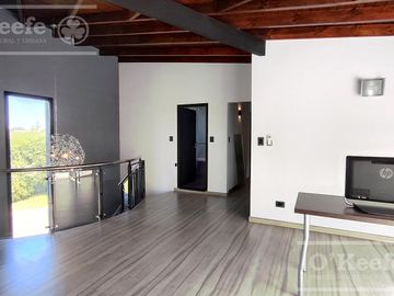 Casa en venta de cuatro ambientes en Los Ombues, Hudson, Berazategui