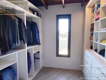 Casa en venta de cuatro ambientes en Los Ombues, Hudson, Berazategui