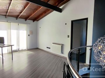 Casa en venta de cuatro ambientes en Los Ombues, Hudson, Berazategui