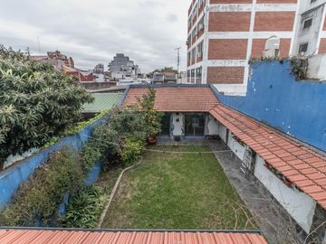 PH tipo casa con jardín en Parque Chacabuco
