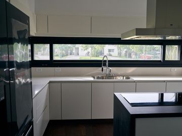 Espectacular Casa en Venta - Yatch Nordelta - 4 suites - A Estrenar - Materiales de Primera Calidad