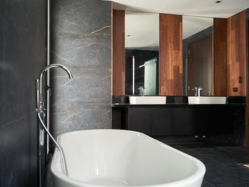 Espectacular Casa en Venta - Yatch Nordelta - 4 suites - A Estrenar - Materiales de Primera Calidad