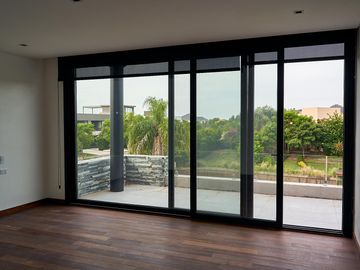 Espectacular Casa en Venta - Yatch Nordelta - 4 suites - A Estrenar - Materiales de Primera Calidad