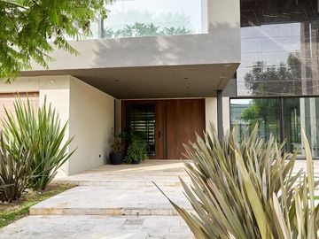Espectacular Casa en Venta - Yatch Nordelta - 4 suites - A Estrenar - Materiales de Primera Calidad