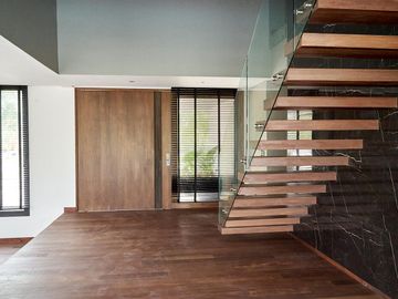 Espectacular Casa en Venta - Yatch Nordelta - 4 suites - A Estrenar - Materiales de Primera Calidad