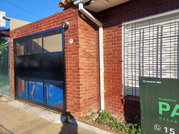 Casa a la venta de 3 ambientes en la zona de Fleming, Martinez