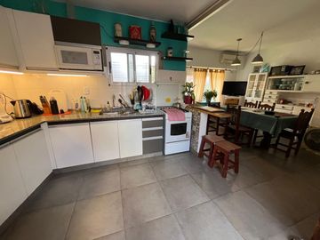 Casa a la venta de 3 ambientes en la zona de Fleming, Martinez