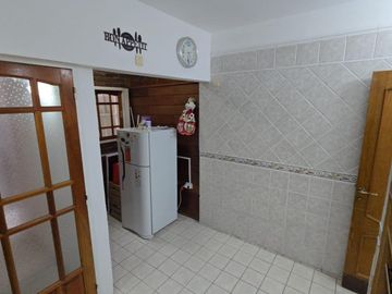 Venta de casa tipo duplex 2 ambientes en moron