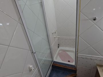 Venta de casa tipo duplex 2 ambientes en moron