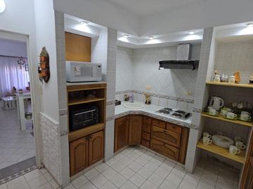 Venta de casa tipo duplex 2 ambientes en moron