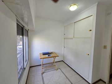 Venta de casa tipo duplex 2 ambientes en moron