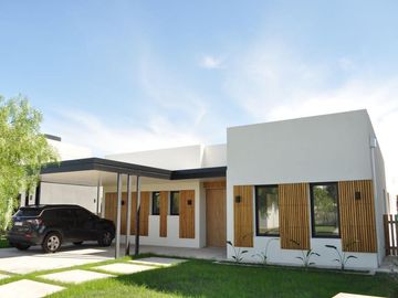 Casa en Santa Elisa, Pilar del este