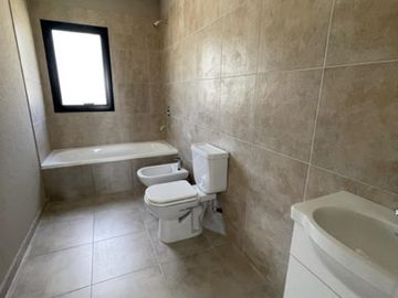 Casa en Santa Elisa, Pilar del este