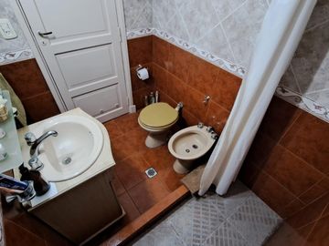 VENDO PH 3 AMBIENTES - PATIO - BARRIO SAN JOSE - TOMO PERMUTA