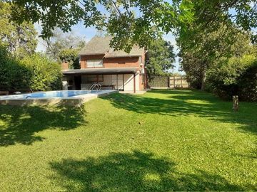 Casa Quinta en Venta - parque - piscina - quincho - Gral. Rodriguez
