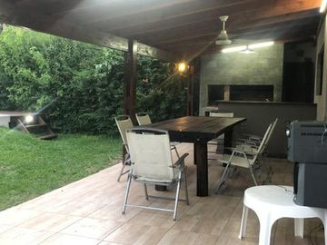 Casa Quinta en Venta - parque - piscina - quincho - Gral. Rodriguez