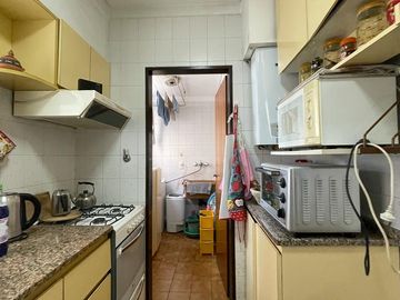 Departamento en  venta de 3 ambientes con balcón