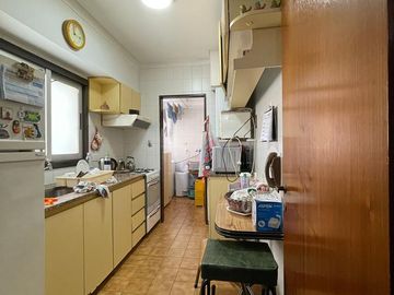 Departamento en  venta de 3 ambientes con balcón