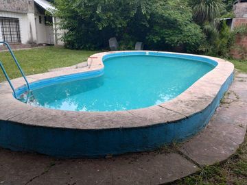 Propiedad con Excelente Lote!!! Alberto Grande 1.446, Luís Guillón.-