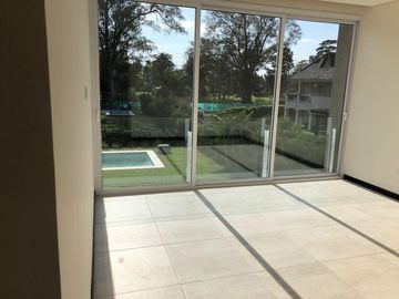 Casa a estrenar en venta. Barrio privado Weston, lote 40. Fco. Alvarez.