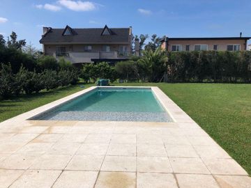 Casa a estrenar en venta. Barrio privado Weston, lote 40. Fco. Alvarez.