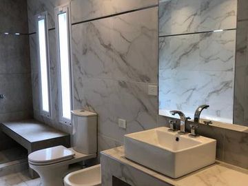 Casa a estrenar en venta. Barrio privado Weston, lote 40. Fco. Alvarez.
