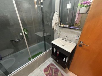 Departamento en venta - 2 Dormitorios 2 Baños - Cochera - 73.6Mts2 - La Plata