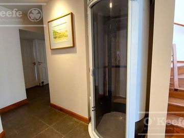 Casa en venta de cinco ambientes con piscina en Abril Club de Campo - Apto Credito