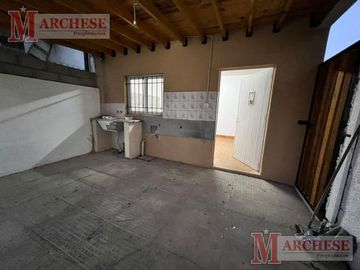 Casa 3 ambientes en alquiler en Ituzaingó Centro